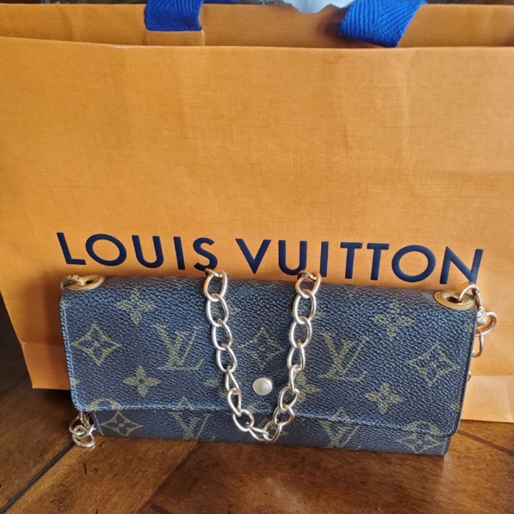 Louis Vuitton Shoulder Bag AN0940